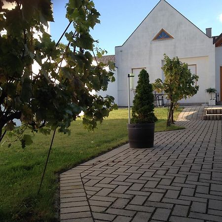 Winzerhof Klua Hoada Apartment Illmitz Exterior foto
